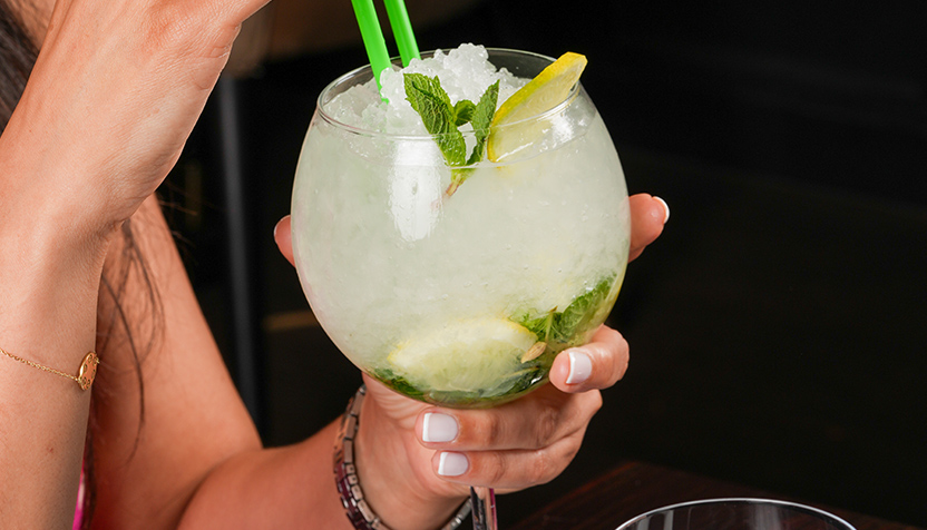 presentation cocktail mojito